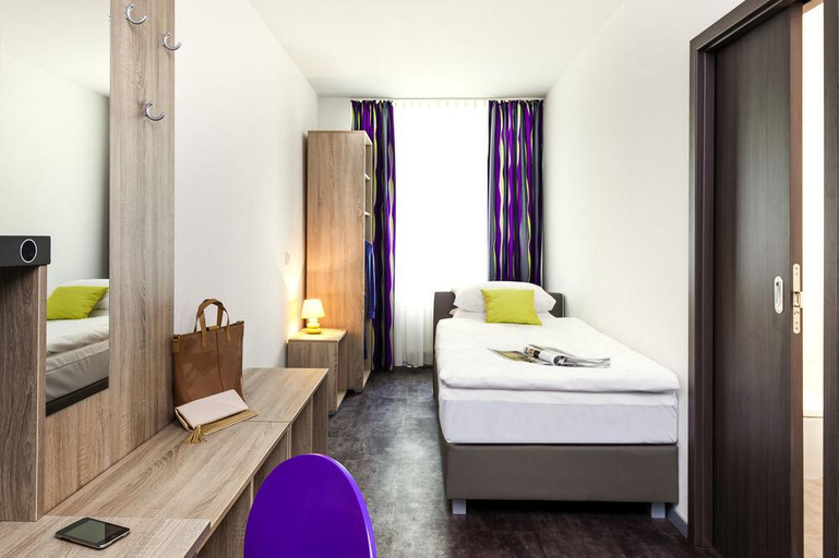 Bedroom 5, ibis Styles Arnsberg Sauerland, Hochsauerlandkreis