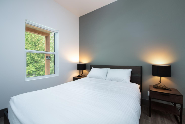 Bedroom 4, Nowhere Special Hostel, Kootenay Boundary