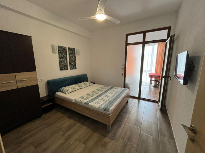 4, Camere de inchiriat David, Tuzla