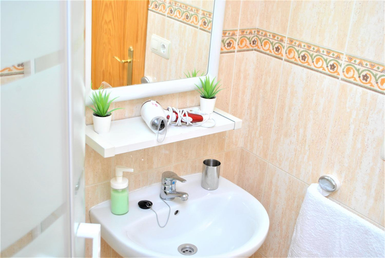 Bathroom 3, Apartment 30 meters from the beach, Málaga