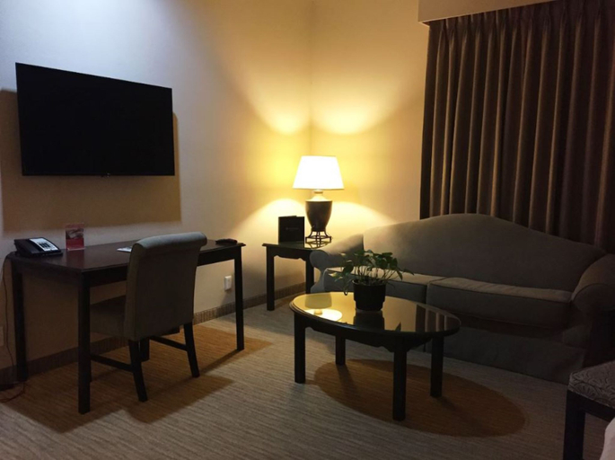 Bedroom 4, Coast Burbank Hotel, Los Angeles