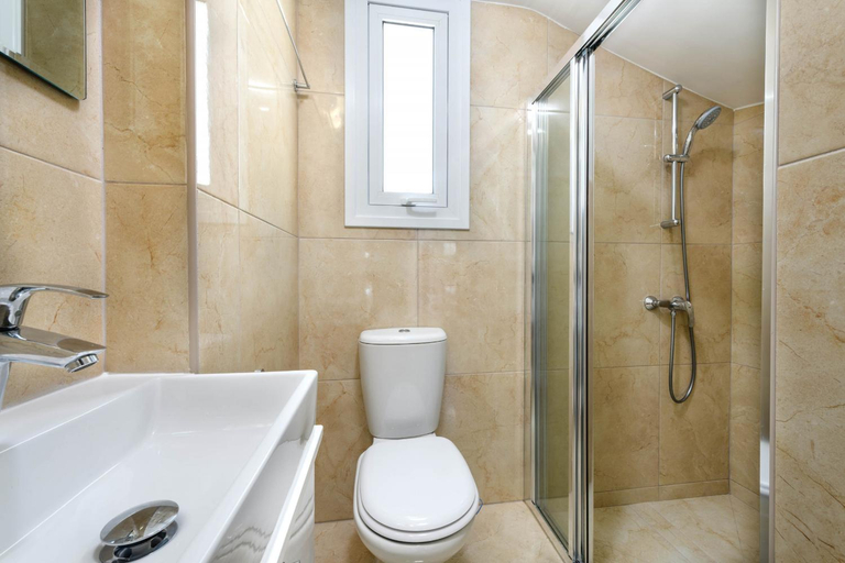 Bathroom 5, Green Bay Villa #16