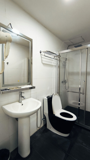 Bathroom 3, Natol Hotel, Kuching