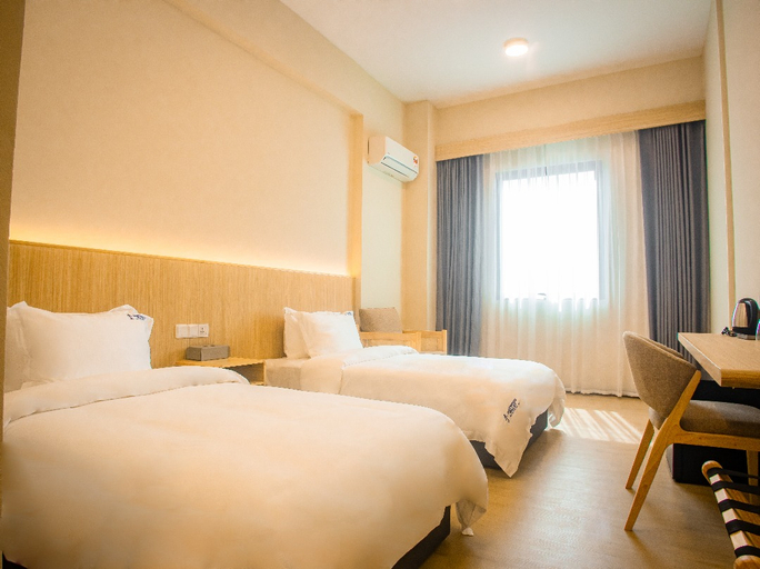 Bedroom 3, Eastwood Valley Golf & Country Club, Miri