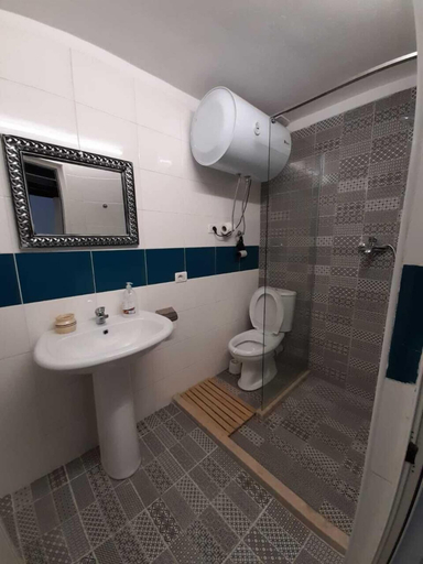 Bathroom 4, Isabel Rooms & Apartments, Tiranës