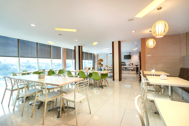 Food & Drinks 4, Max Hotel Panakkukang Makassar By LIFE, Makassar