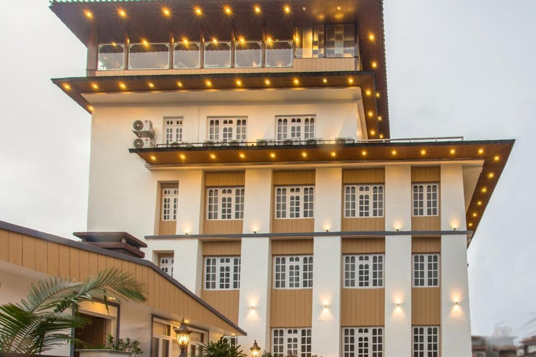 Exterior & Views