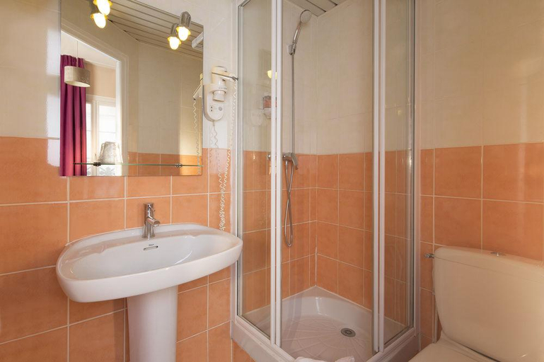 Bathroom 4, Hotel du Midi Gare de Lyon, Paris