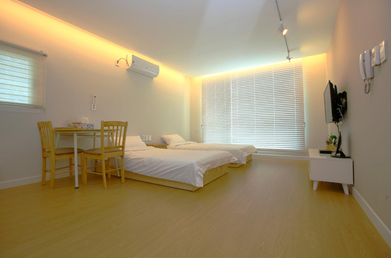 Bedroom 4, Jeju Jimian Pension, Jeju