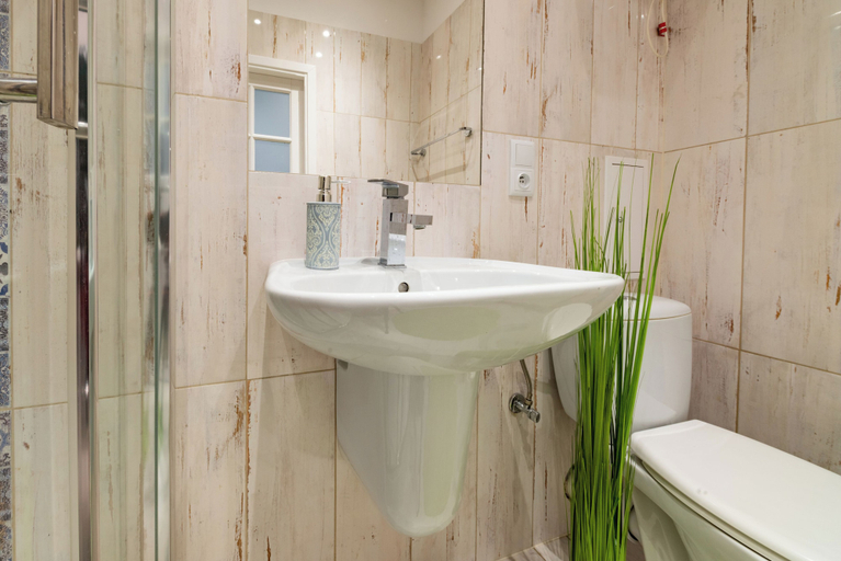 Bathroom 2, Wawel Castle Apartment, Kraków City