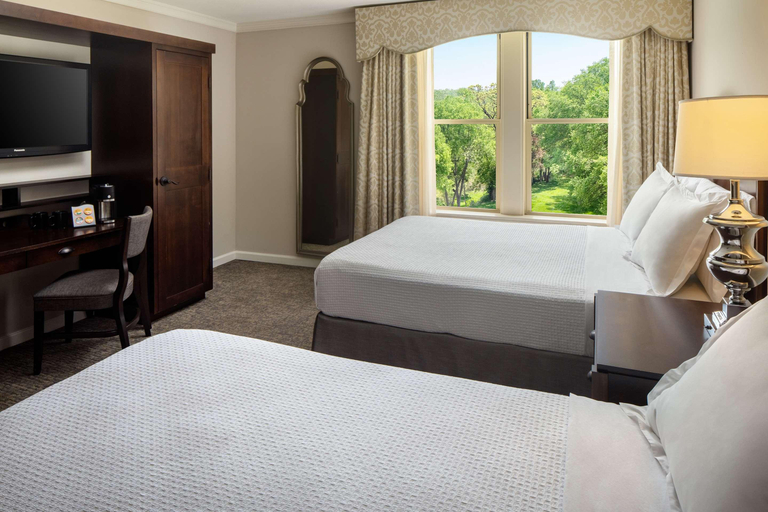 Bedroom 3, Elms Resort & Spa, Kansas City