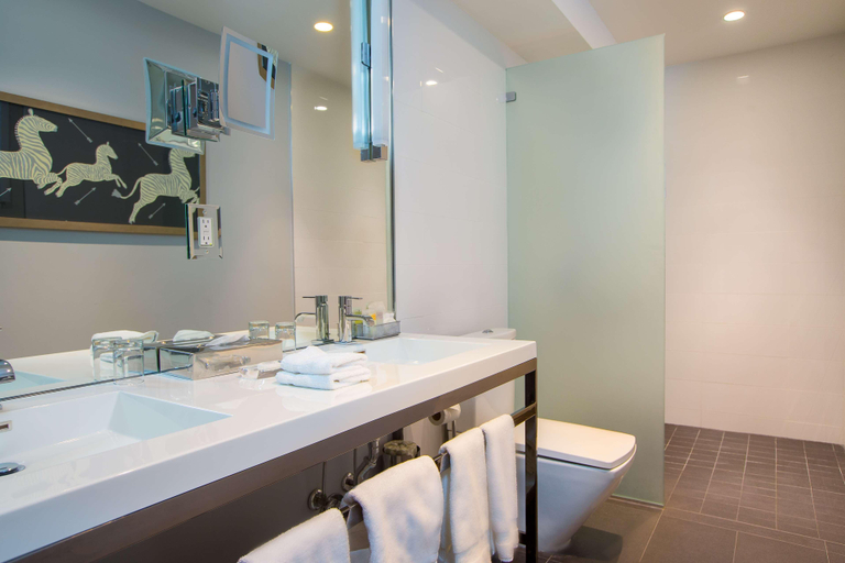 Bathroom 5, The Lombardy Hotel, New York