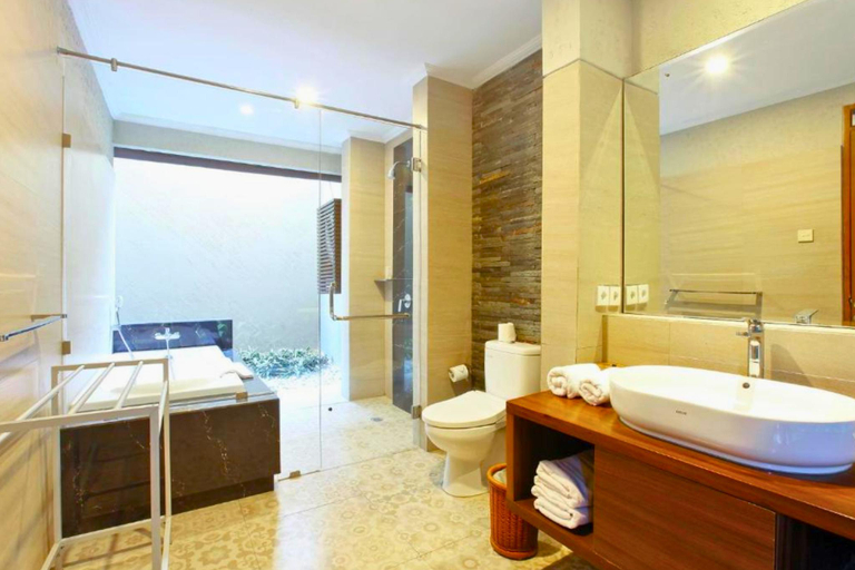 Bathroom 3, Cozy 2 BR Deluxe Private Pool Villa JU74A, Badung