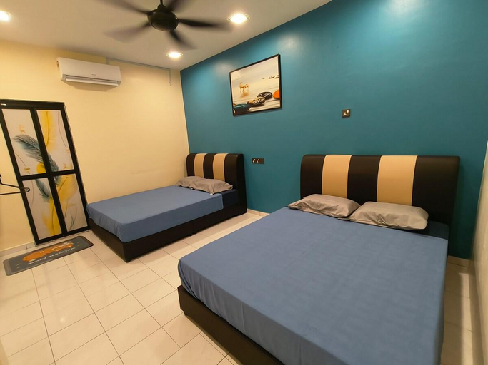 Bedroom 2, (WI-FI) Ipoh Holiday Big House double storey DR8, Kinta