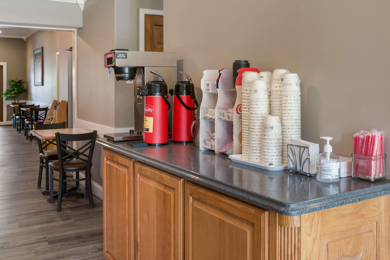 Food & Drinks 5, Surestay By Best Western Leesville, Vernon