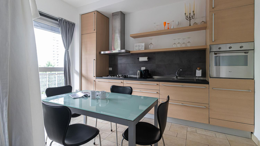 Others 2, Italianway Comfort - Savona 123, Milano