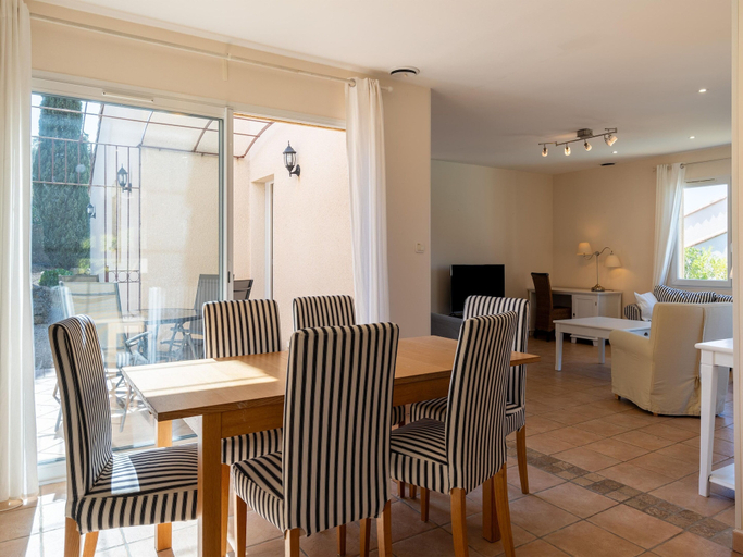 Dining 3, Villa in Montbrun With Pool and Mountain Views, Aude