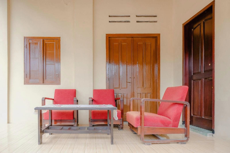 Others 2, OYO 2826 Panderman Residence, Blitar