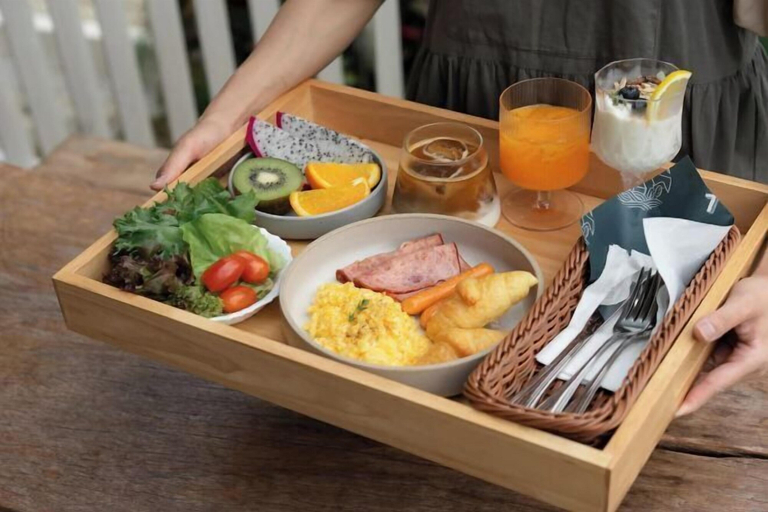 Food & Drinks 6