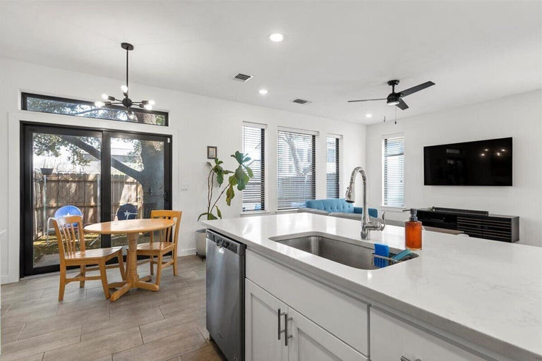 Others 5, Stunning 3BR Desirable Austin Location, Travis