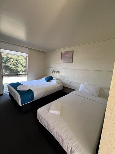 Others 4, Leongatha Motel, South Gippsland - Central