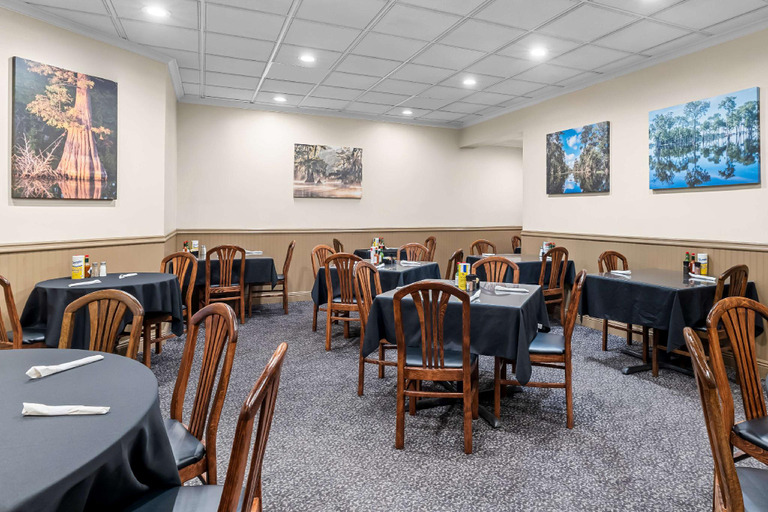 Food & Drinks 5, Best Western Forest Inn, Saint Mary