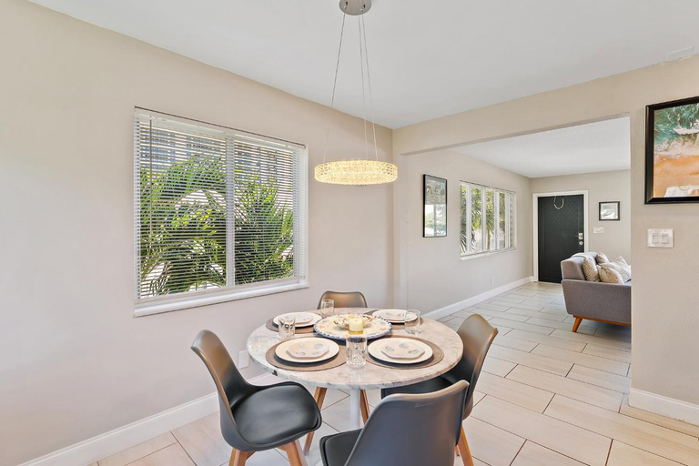 Facilities 2, Oceanside, Palm Beach