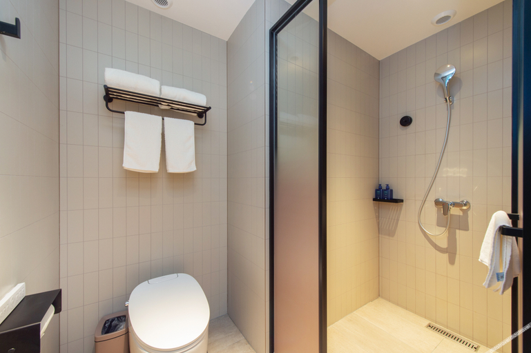 Bathroom 3, Hanting Hotel Cangzhou Convention and Exhibition Center, Cangzhou