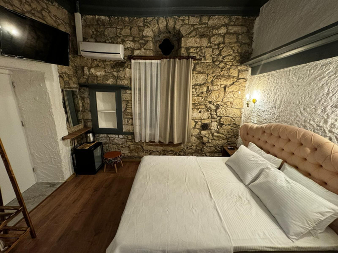 Others 5, Baba Evi Alaçatı, Çeşme