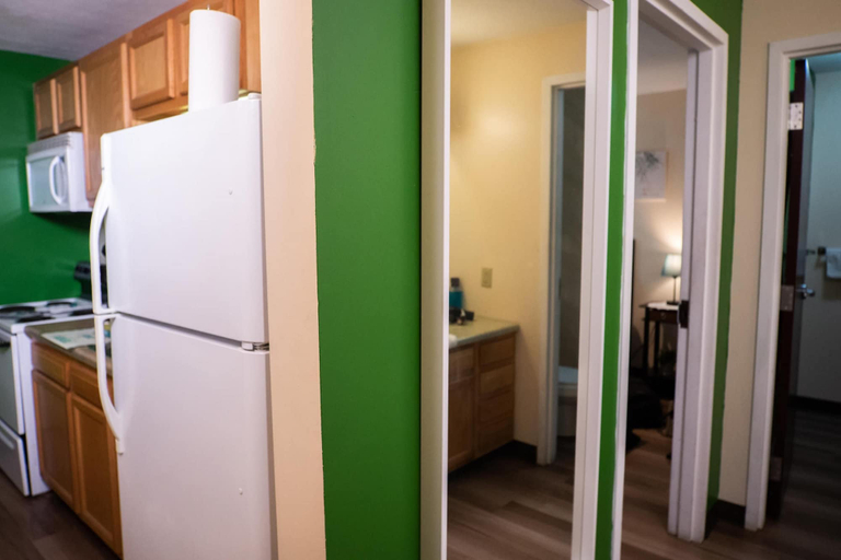 Room 4, Downtown Apt Walk to all Stadiums Conv Center, Allegheny