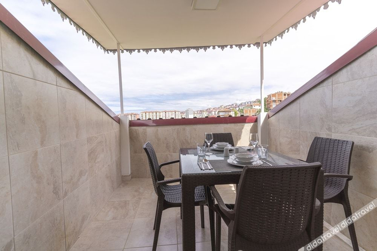 Food & Drinks, Umut Apartments, Merkez