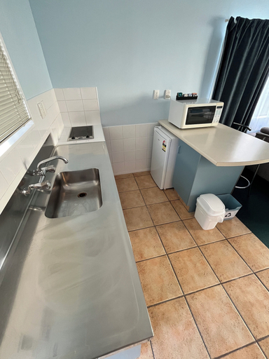 Bathroom 3, Marlin Court Motel, Far North