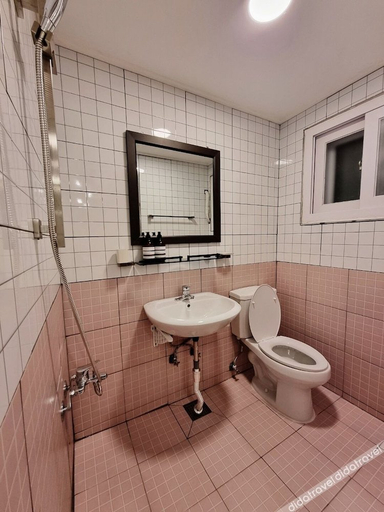 Bathroom 5, Carrot Hostel, Seodaemun
