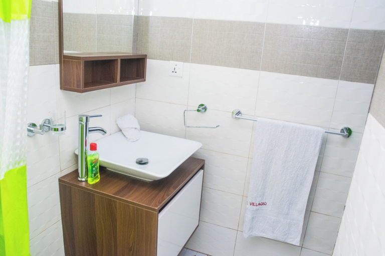 Bathroom 3, Dollys Villagio, Shama Ahanta East