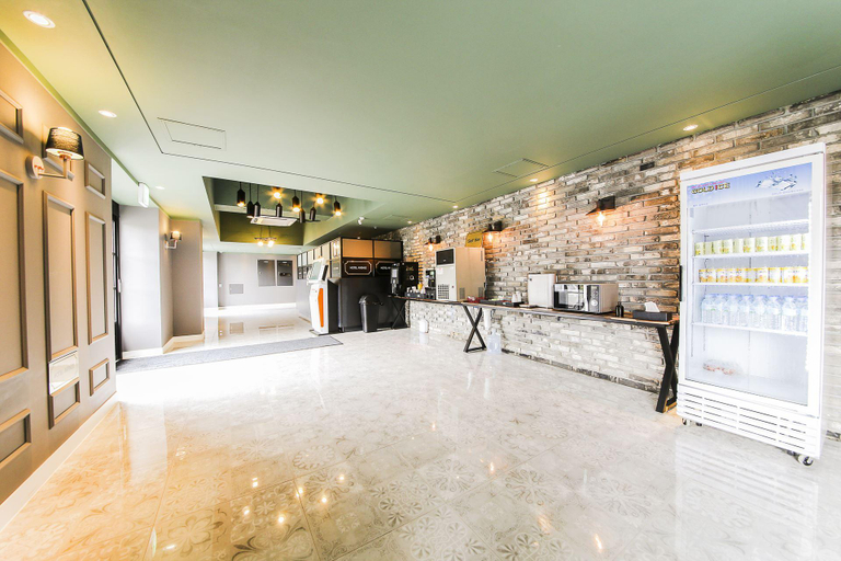 Others 5, Avenue Hotel, Yongin