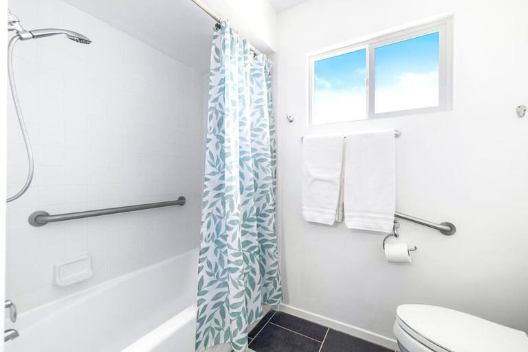 Bathroom 5, Lido Palms Resort and Spa, Riverside