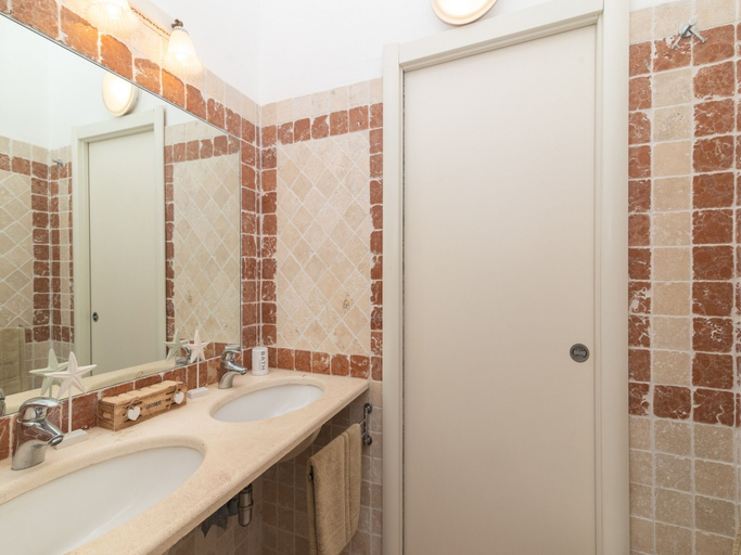 Bathroom 4, Feel So Good, Olbia-Tempio