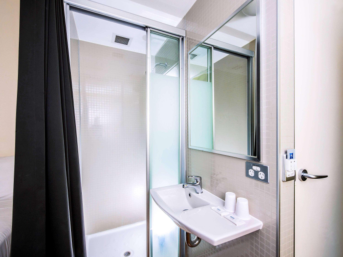 Bathroom 7