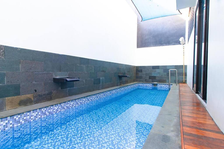 Sport & Beauty 2, Arrayyan Executive Village B-11, Malang