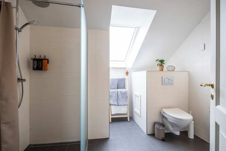 Bathroom 4, Kellers Badehotel, Fanø