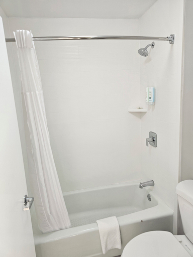 Bathroom 4, Quality Inn & Suites Ocala I-75, Marion