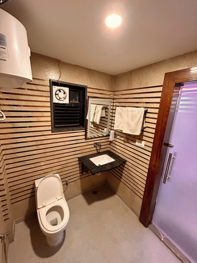 Bathroom 4, Hotel SHIVALAYA by GPH, Dehradun