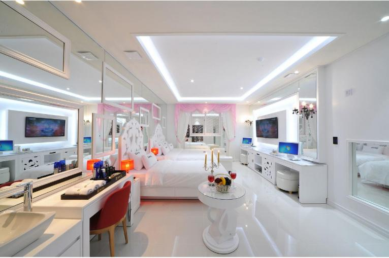 Bathroom 5, Luxury Hotel, Muan