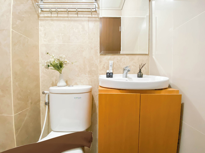 Bathroom 3, Best Deal And Minimalist Studio Apartment Transpark Cibubur, Depok