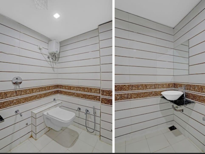 Bathroom 4, Hotel Karnavati, Ahmadabad