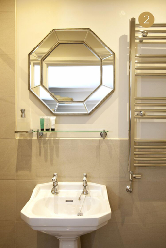 Bathroom 3, Stow House, Gloucestershire