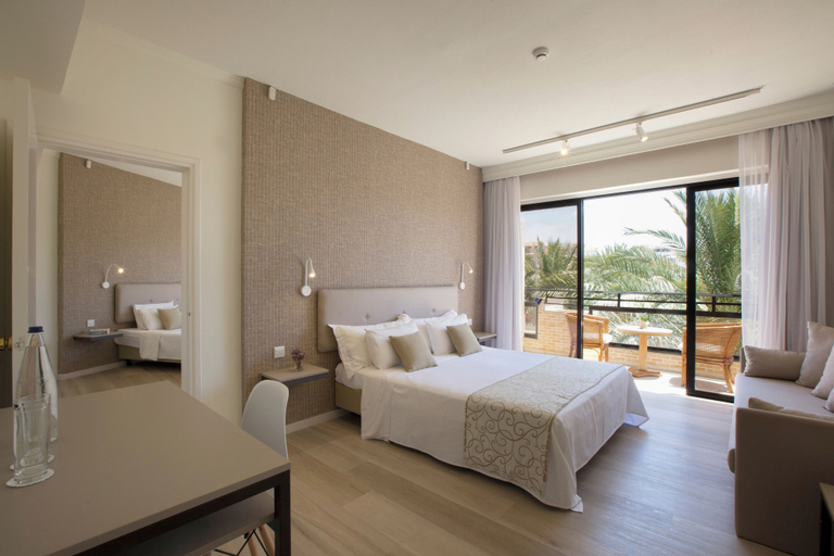 Bedroom 4, Venus Beach Hotel