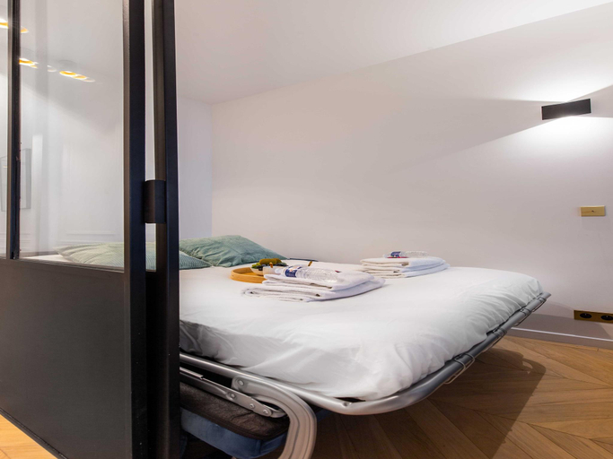 Bedroom 2, Modern apartment - 2BR6P - Montorgueil, Paris