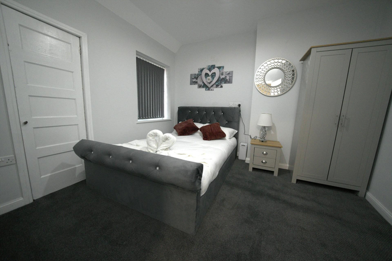 Primary image, Telford Tranquility Apartment Flat 3 for 4 Guests, Telford and Wrekin