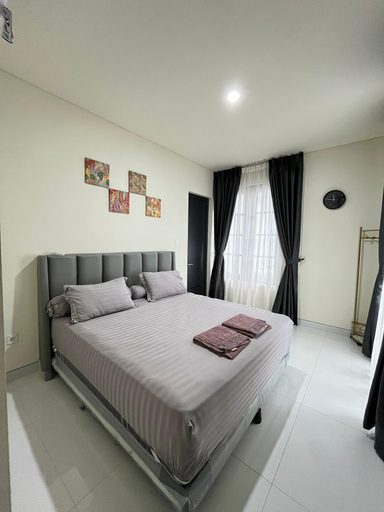 Bedroom 3, The Arkhadewi Guest House Makassar, Makassar